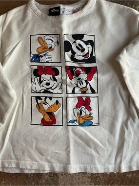 Disney Zara collab child’s sweater size 4-5 years